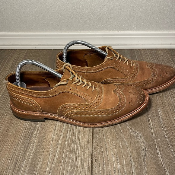 Allen Edmonds Neumok Mens Brown Leather Wingtip Oxford Shoes Size 9.5